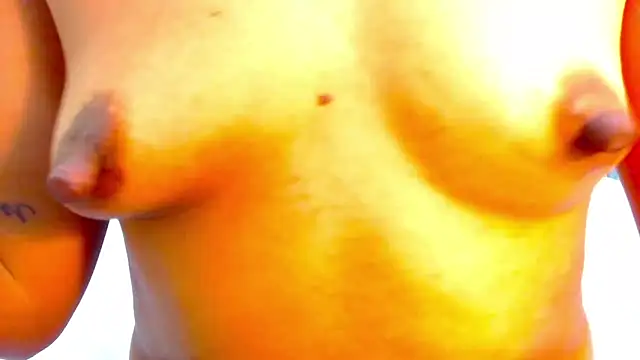 Snapshot of Amy_Ronan chatting on 12.18.24 Amy Ronan online show from 12.18.24