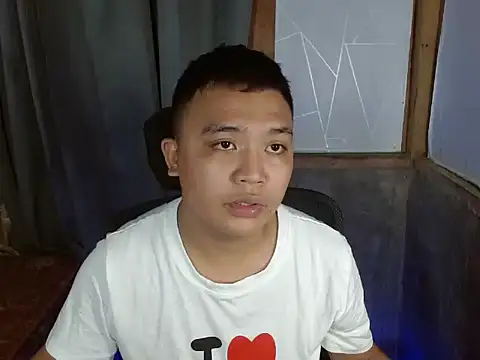 Snapshot of xsweetasian69x chatting on 01.04.25 xsweetasian69x online show from 01.04.25