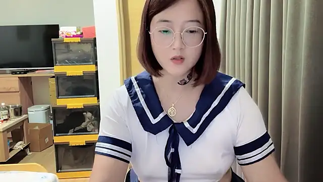 Snapshot of Tw_Angellovers chatting on 10.10.25 Tw Angellovers online show from 10.10.25