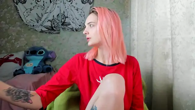 Snapshot of Cutie_Adelia chatting on 01.20.25 Cutie Adelia online show from 01.20.25