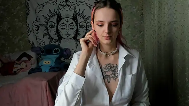 Snapshot of Cutie_Adelia chatting on 03.22.25 Cutie Adelia online show from 03.22.25