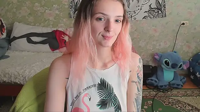 Snapshot of Cutie_Adelia chatting on 09.21.25 Cutie Adelia online show from 09.21.25