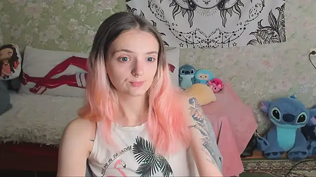 Snapshot of Cutie_Adelia chatting on 10.09.25 Cutie Adelia online show from 10.09.25