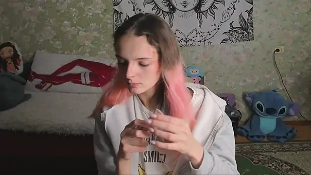 Snapshot of Cutie_Adelia chatting on 11.11.25 Cutie Adelia online show from 11.11.25