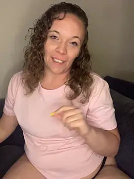 AuroraSummers online show from 03.20.25