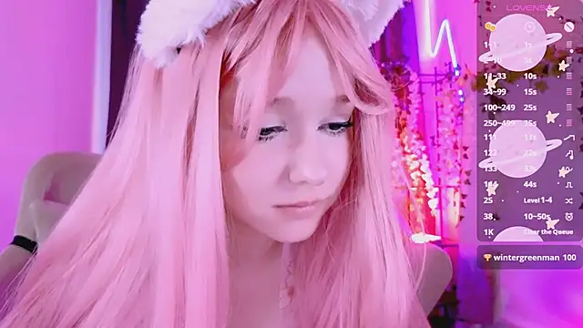 Snapshot of IrmaBell chatting on 03.08.25 IrmaBell online show from 03.08.25