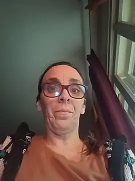 Dettybitch40 online show from 12.15.25