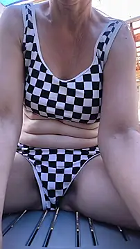 Snapshot of Dettybitch40 chatting on 06.29.26 Dettybitch40 online show from 06.29.26
