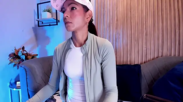 HannaPetit online show from 04.02.26