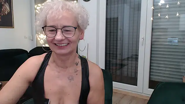 Hot Ann52 online show from 12.19.24