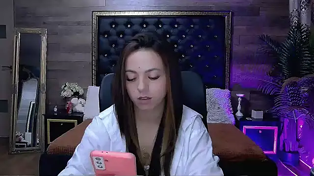 PlayfulElla online show from 10.11.25