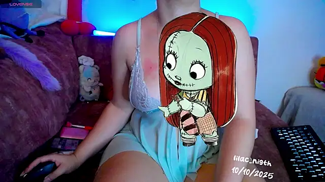 Snapshot of lilac_night33 chatting on 10.10.25 lilac night33 online show from 10.10.25