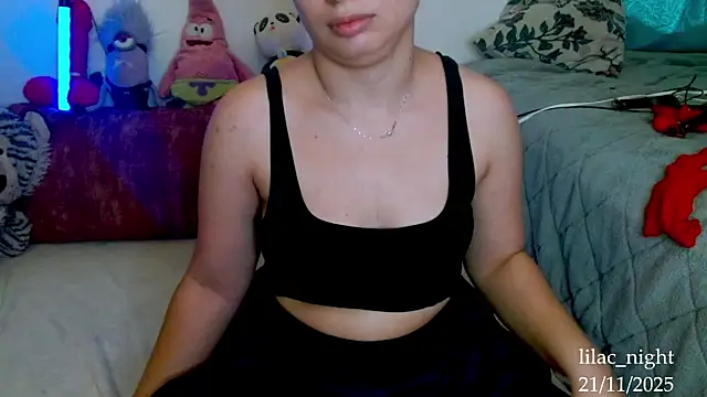 Snapshot of lilac_night33 chatting on 11.21.25 lilac night33 online show from 11.21.25