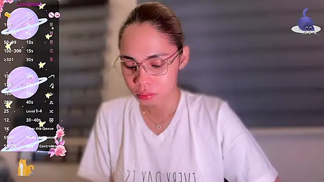 Snapshot of Jamie_Sullivan chatting on 10.27.25 Jamie Sullivan online show from 10.27.25