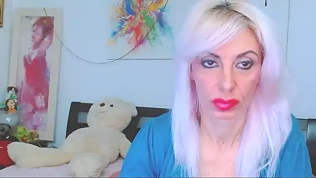 HoneyLara online show from 12.17.25