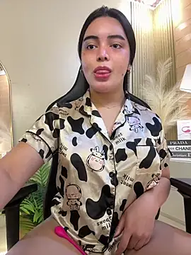 HotstuffCherrySummer online show from 02.17.25