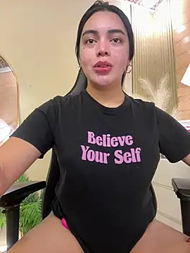 HotstuffCherrySummer online show from 03.08.25