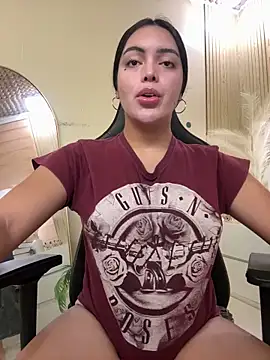 HotstuffCherrySummer online show from 11.23.25