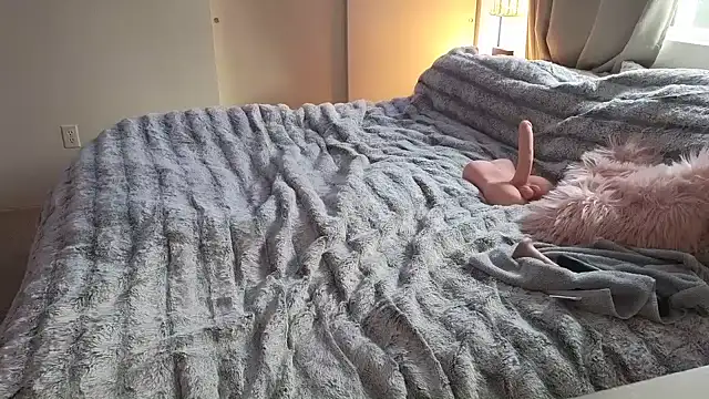 JESS LOVES online show from 12.18.24