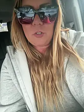 JESS LOVES online show from 02.01.25