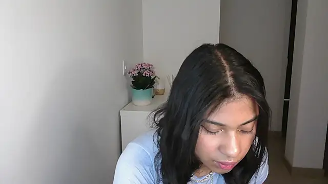 dark enchantress  online show from 12.13.24