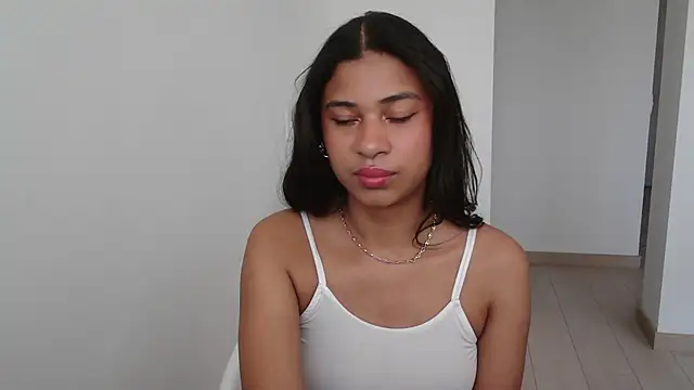 dark enchantress  online show from 01.04.25