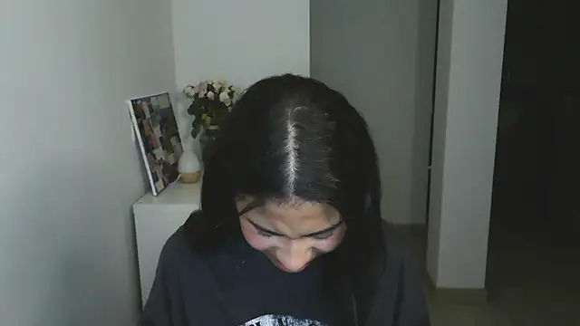 dark enchantress  online show from 01.12.25