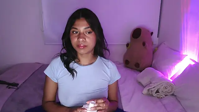 dark enchantress  online show from 02.23.25