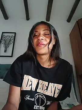 dark enchantress  online show from 10.08.25