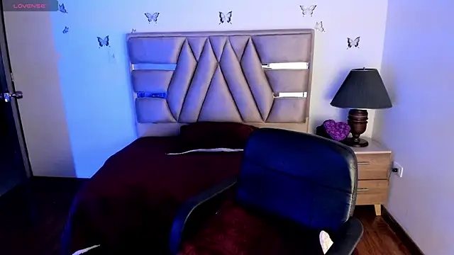 Snapshot of cristie_ortiz chatting on 02.20.25 cristie ortiz online show from 02.20.25