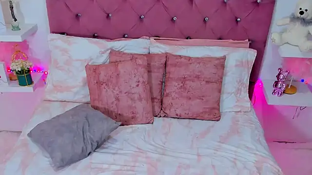 Snapshot of JanneCarter chatting on 03.06.25 JanneCarter online show from 03.06.25