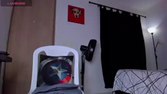 Snapshot of Cloudy_pigDude chatting on 04.09.26 Cloudy pigDude online show from 04.09.26