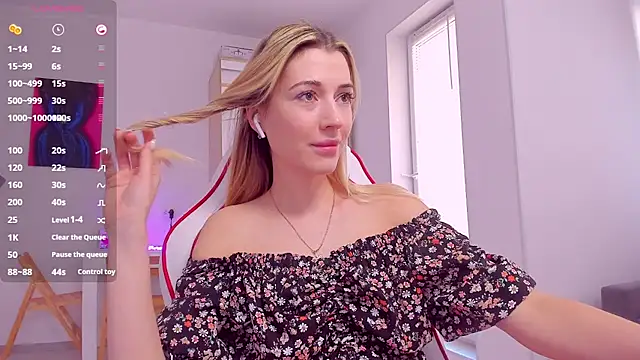 HotCarolineXO online show from 03.09.25