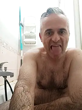 Snapshot of pussylove39 chatting on 09.28.25 pussylove39 online show from 09.28.25