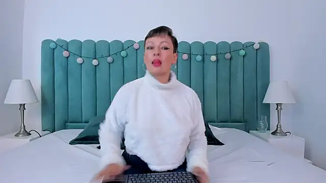 marianaaguii online show from 01.05.25