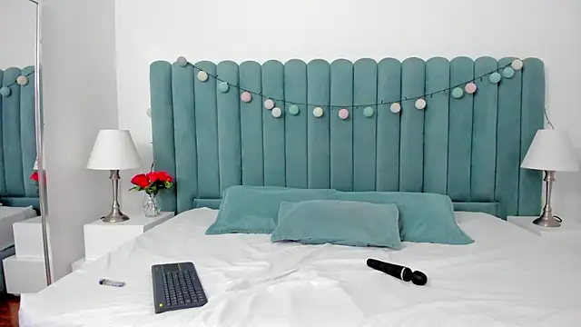 marianaaguii online show from 02.19.25