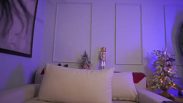 Lauraxx69 online show from 12.28.24