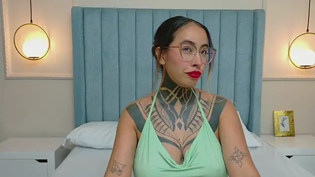 NicoleBlum online show from 04.06.26