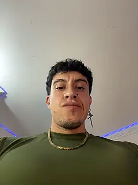 Snapshot of strongboy_ chatting on 07.18.26 strongboy online show from 07.18.26