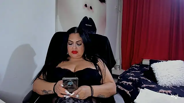 Brendaxx1 online show from 01.26.25