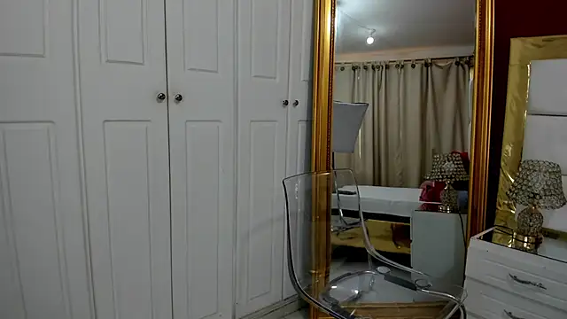 Snapshot of KendalStallyon chatting on 12.14.24 KendalStallyon online show from 12.14.24