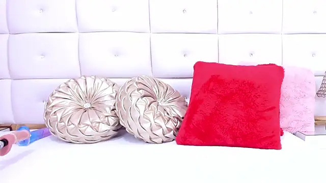 Snapshot of KendalStallyon chatting on 02.14.25 KendalStallyon online show from 02.14.25