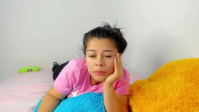 sweetnia online show from 10.20.25