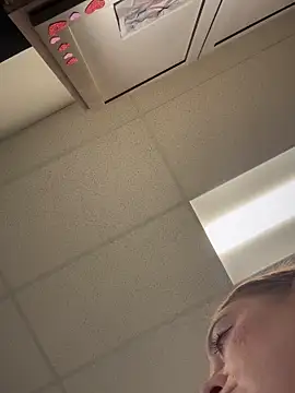 cinnatitties online show from 10.27.25