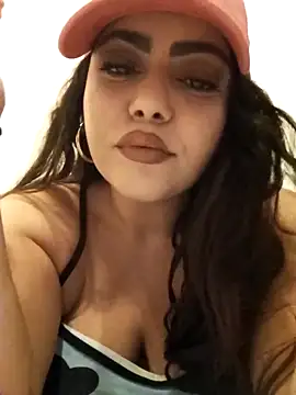 Snapshot of AriaRussell chatting on 11.07.25 AriaRussell online show from 11.07.25