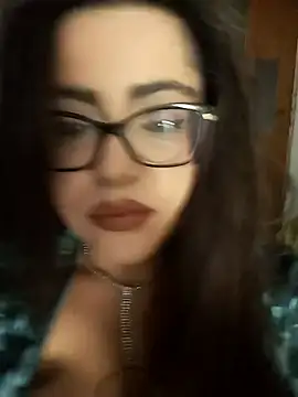 Snapshot of AriaRussell chatting on 11.16.25 AriaRussell online show from 11.16.25