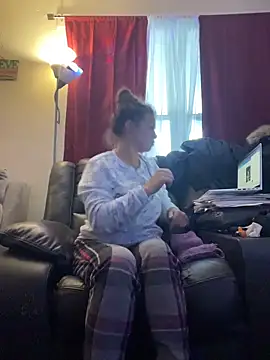 bustybunny25 online show from 12.17.25