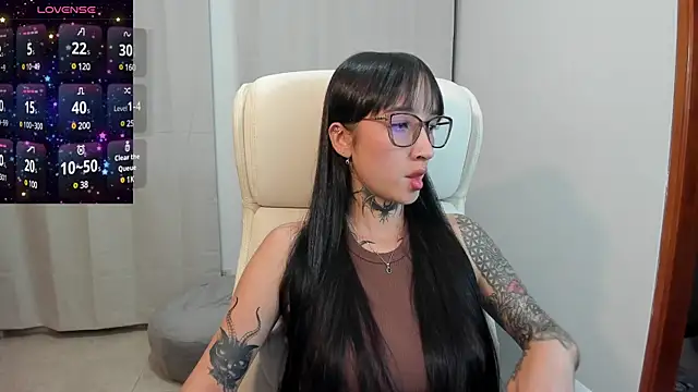 xisisxx online show from 12.13.24