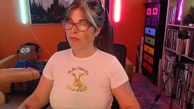 TheLenaAdams online show from 12.14.25