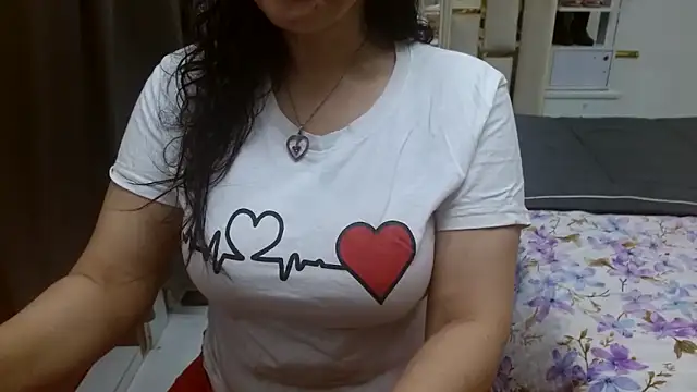 Snapshot of Lovelywife786 chatting on 05.16.26 Lovelywife786 online show from 05.16.26